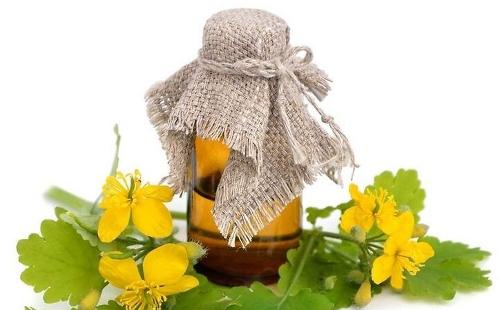 Celandine juice for foot fungal infection home treatment. 