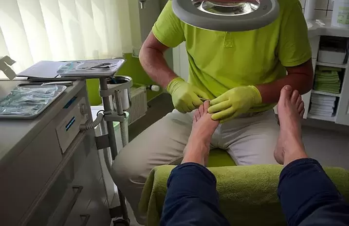 toenail care procedure